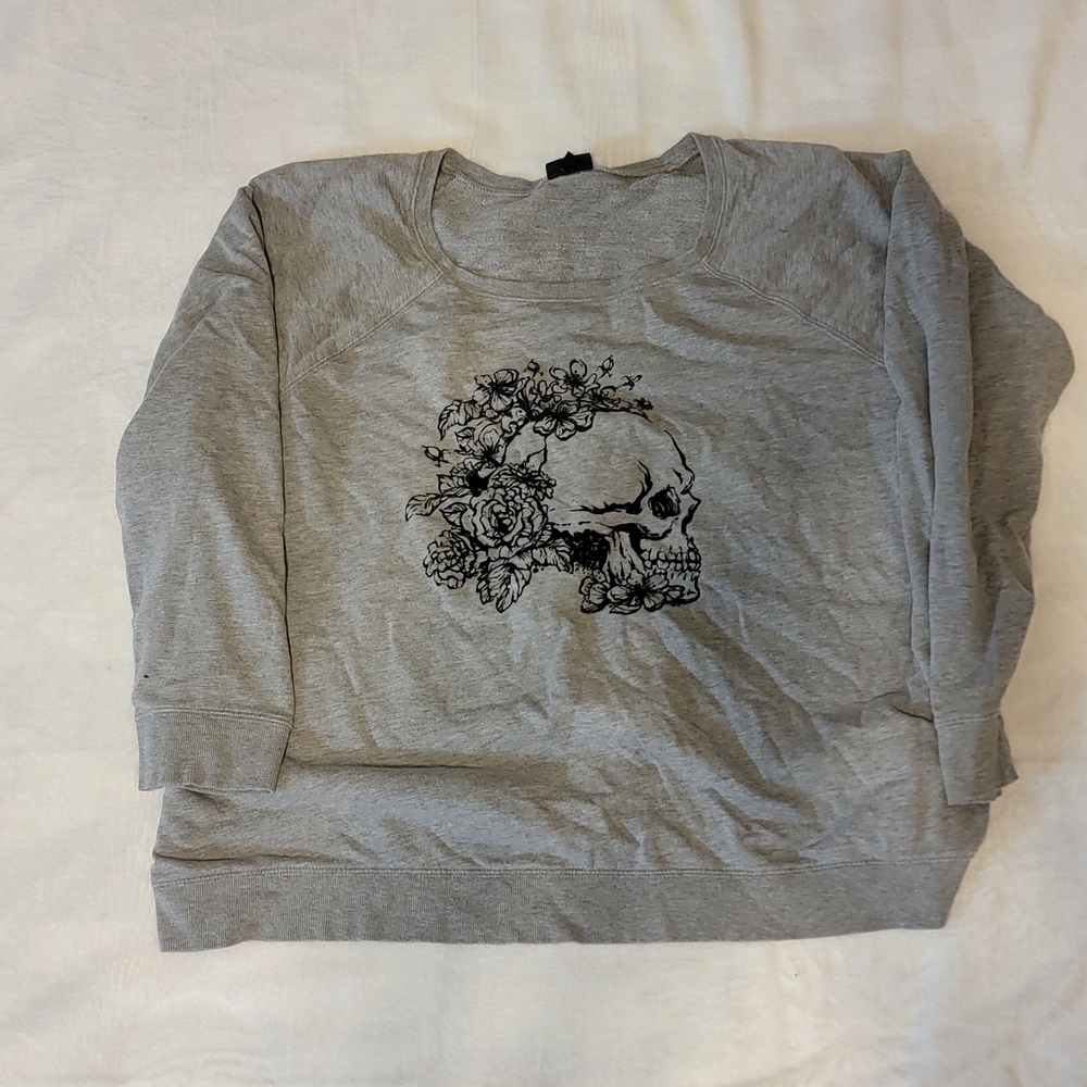 Torrid Gray Floral Skull Women's Sweater Sz 4